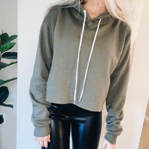 Cropped sweatshirt perfect for fall🍁